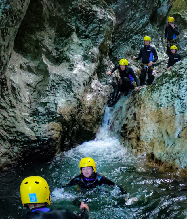 Canyoning with go2raft