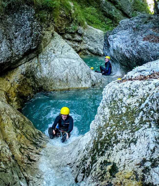 Canyoning with go2raft